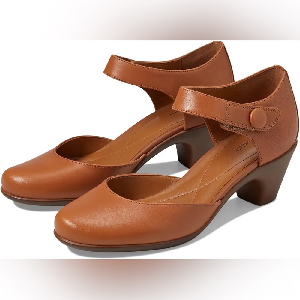 Easy Spirit Brown Heels